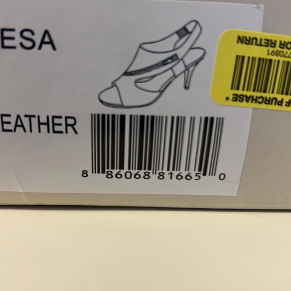 BCBGeneration Ganesha Leather Heels Zip Accent - Picture 7 of 8